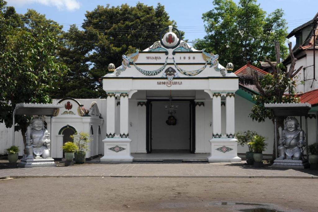 Forriz Hotel Yogyakarta Esterno foto