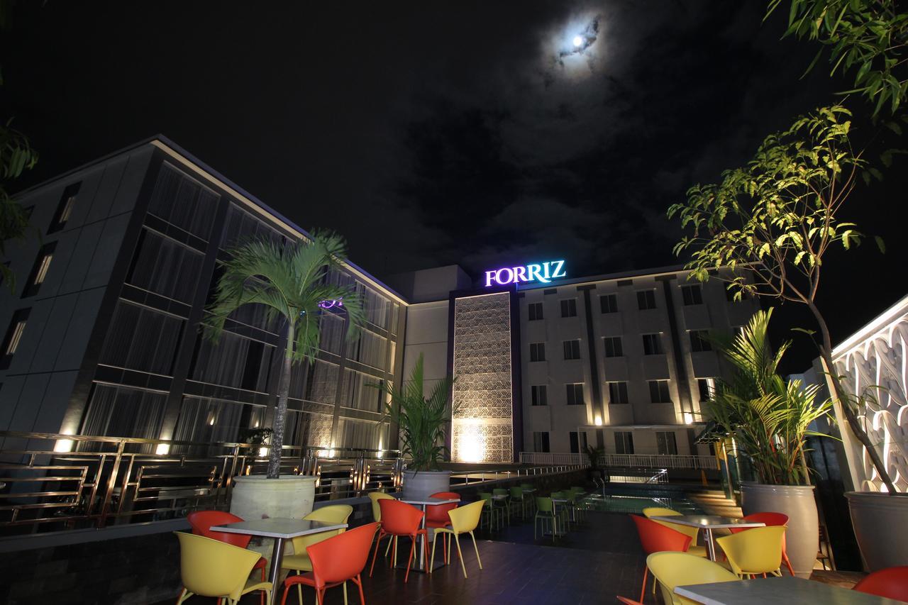 Forriz Hotel Yogyakarta Esterno foto